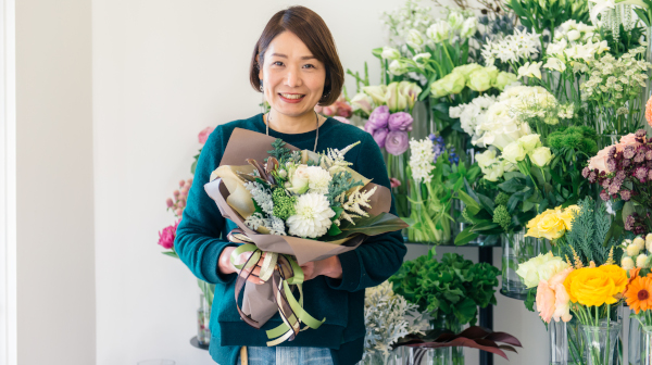 鎌倉のまちを彩る花屋「CHIC FLOWER STAND」